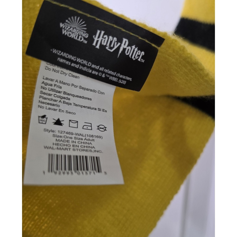 Harry Potter Hufflepuff Scarf Adult Yellow Black Knit Wizarding World Crest - Picture 7 of 9